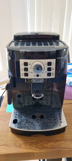 Delonghi Magnifica S automatic coffee machine | Coffee Machines ...