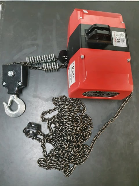 Duke Engine Hoist Dch-250 500 Battery Chain Hoist With Accessories 