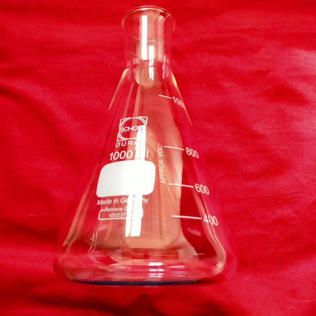 Box of X 10 1 Lt Erlenmeyer flasks brand new Duran Germany