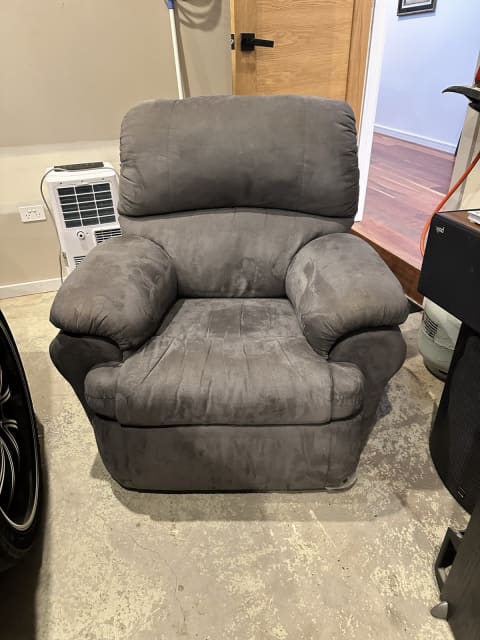 Roth newton recliner 1.5 seater Sofas Gumtree Australia Melton