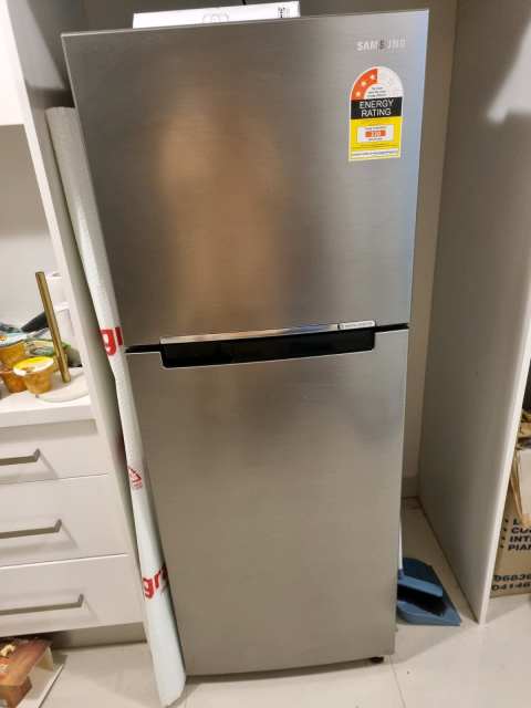 samsung 318l top mount refrigerator