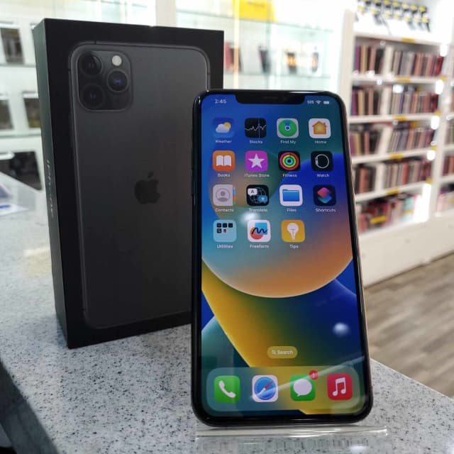 IPHONE 11 PRO MAX 256GB SPACE GREY COMES WITH WARRANTY iPhone