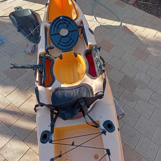 600 Great kayak for all round, fresh and salt water and fishing