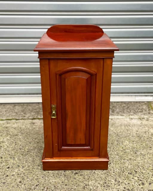 Traditional Vintage Mahogany Timber 1Door Bedside Bedside