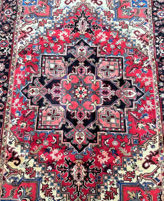 Dense quality full room size hand knotted Persian Heriz rug 2.9x2m