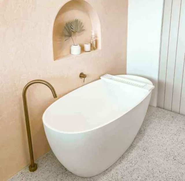 LUSINI: SOLID SURFACE FREESTANDING BATH MATTE WHITE 1500MM - Building ...