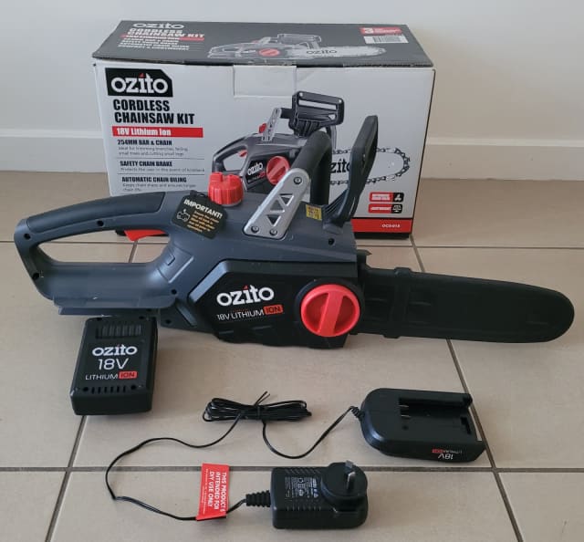 Ozito discount cordless chainsaw