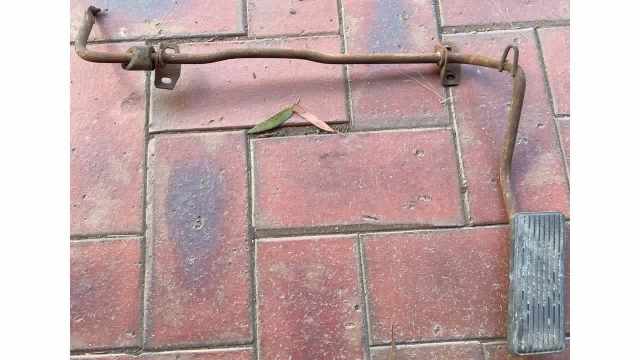 FORD FALCON XR XT XW XY ACCELERATOR FOOT PEDAL THROTTLE LINKAGE ROD ...