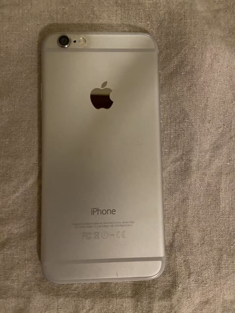 iPhone 6 Silver 64 GB au