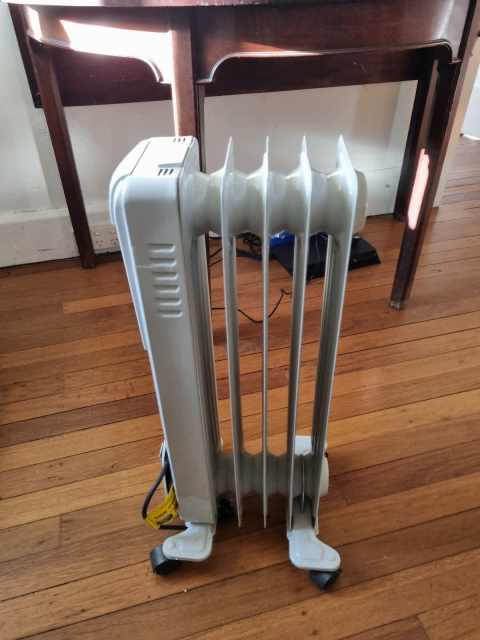 arlec oil heater 1000w 5 fin - Air Conditioning & Heating in Bondi ...