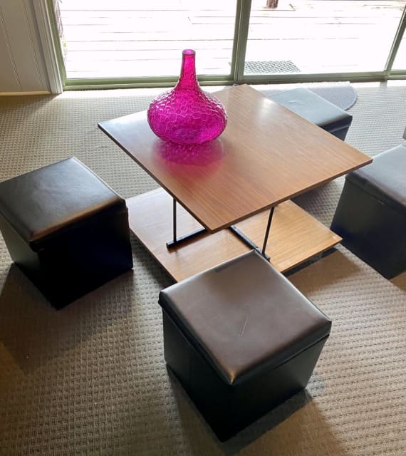 1960s MCM coffee table with nesting modular stools. Coffee Tables