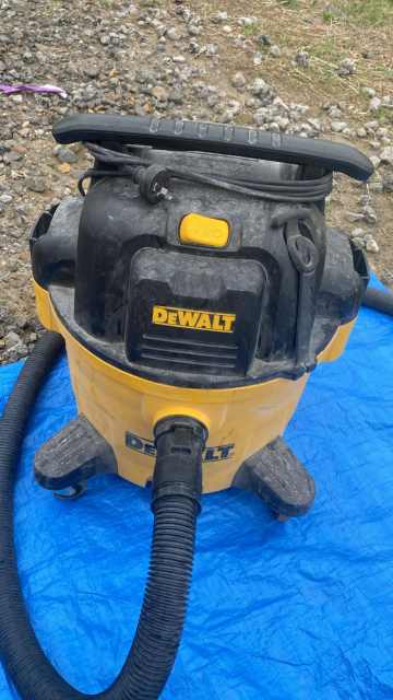 DeWalt DXV34P 1200W 34L Wet Dry Vacuum (1 available) | Vacuum Cleaners ...