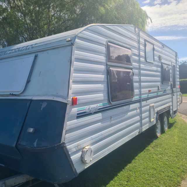 Winsor statesman royale deluxe caravan 21ft towgr, enclosed ensuite