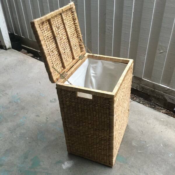 bamboo cane laundry basket tower 46x35x65cm white cloth inside w LID Decorative Accessories
