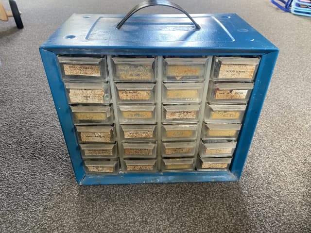 VINTAGE 15 DRAWER METAL AKRO-MILLS SMALL PARTS STORAGE ORGANIZER