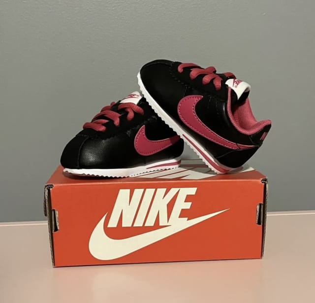 Pink nike sale cortez baby