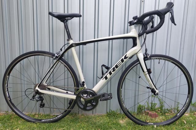 Trek Domane 4.7 11s Ultegra Carbon Road Bike Large Men s