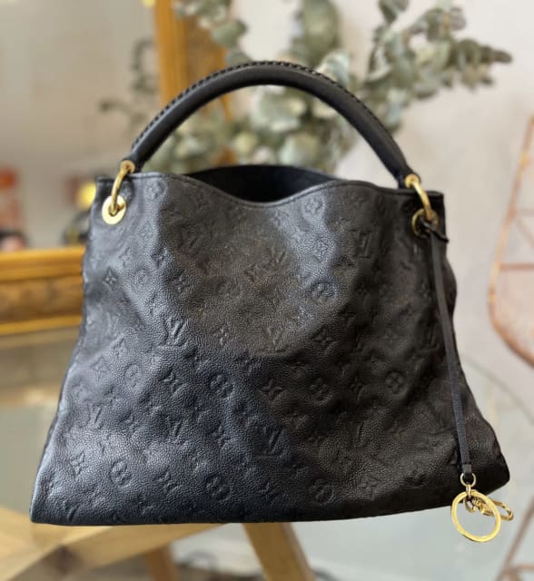 Louis Vuitton, Bags, Stunning Artsy Louis Vuitton Mm