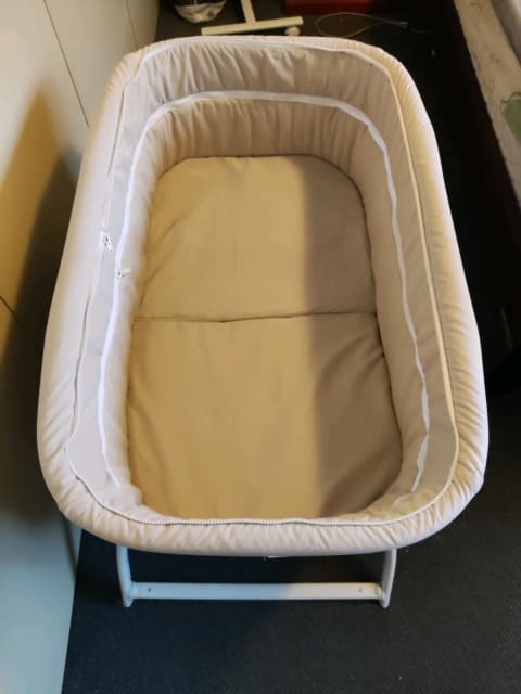 Compagno baby outlet portable bassinet