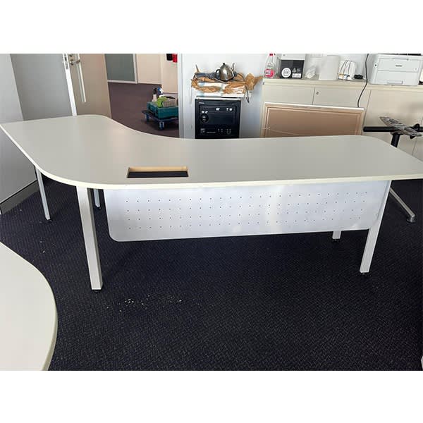 Our Price 220 RRP 700 Office Corner Desk With Five Lages Desks in