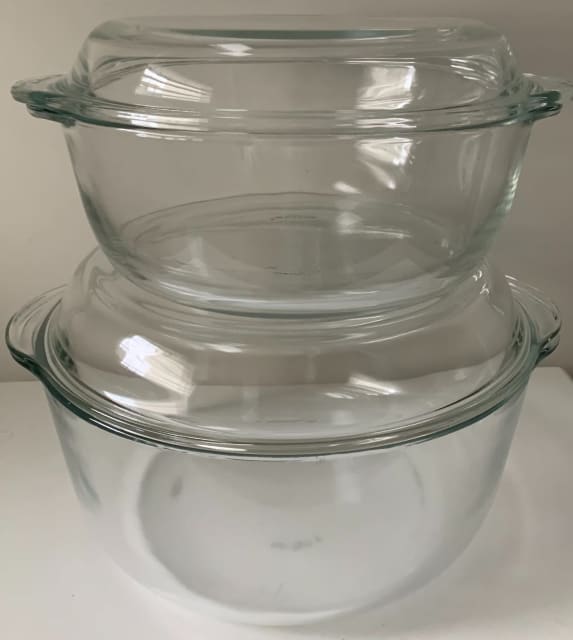Set of 2 Borcam Pasabahce glassware casserole bowls with covers