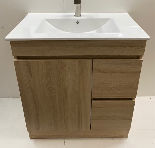 750mm OAK VANITY UNIT with CERAMIC BASIN Building Materials Gumtree