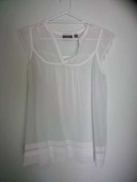 SUSSAN WHITE TOP $5 - Tops & Blouses in Mango Hill QLD | Gumtree Australia