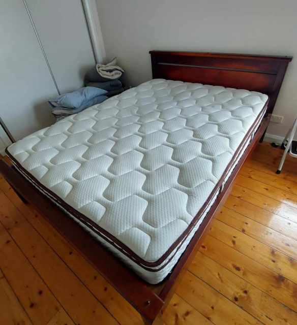 Queen sized wooden bed base with FREE mattress. Cash payments + Pickup