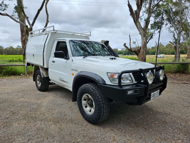 2001 NISSAN PATROL DX (4x4) 5 SP MANUAL 4x4 LEAF C/CHAS | Cars, Vans ...