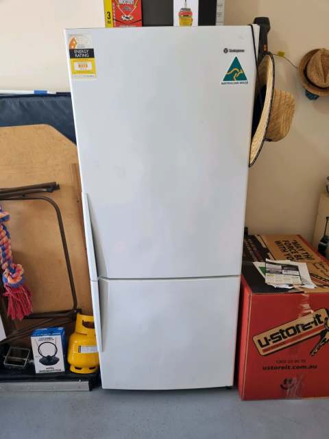 westinghouse 300l fridge