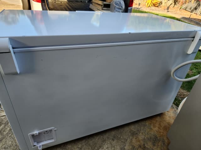 heller 380l chest freezer