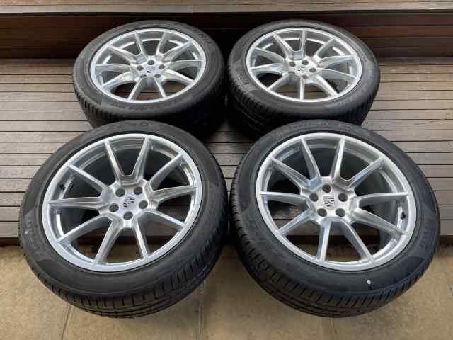 20 PORSCHE GENUINE MACAN S GTS TURBO Wheels and Tyres 100% PIRELLI 29 ...