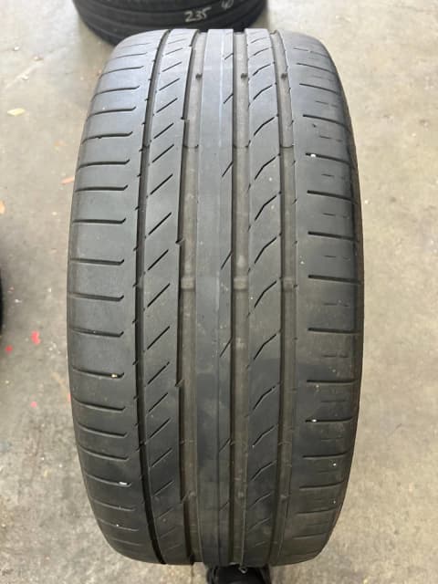 235 50 R18 Continental CSC5 SSR MOE Runflat Used Tyre Mercedes GLA ...
