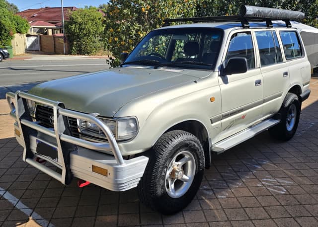 1997 TOYOTA LANDCRUISER RV (4x4) 5 SP MANUAL 4x4 4D WAGON | Cars, Vans ...