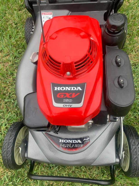 Honda M3 21inch cut Hru216 3 speed self propelled mower | Lawn Mowers ...