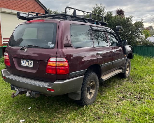 2002 Toyota landcruiser 100 series Cars, Trailers & Excavators Hire