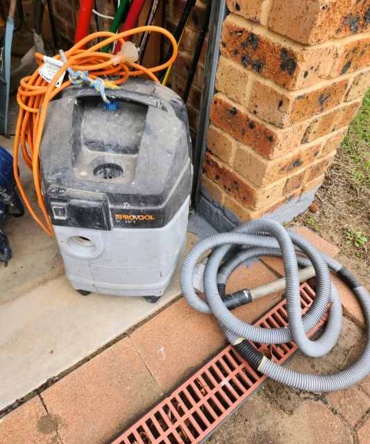 Industrial vacuum Vacuum Cleaners in Abbotsbury NSW Gumtree Australia
