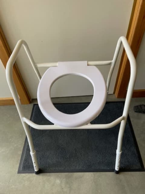 Over Toilet Aid Raised Toilet Seat Excellent Condition NEW rubber feet ...