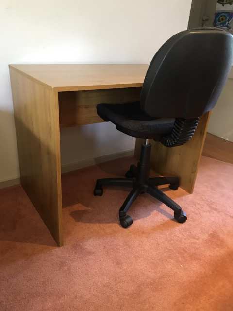 second hand computer table and chair