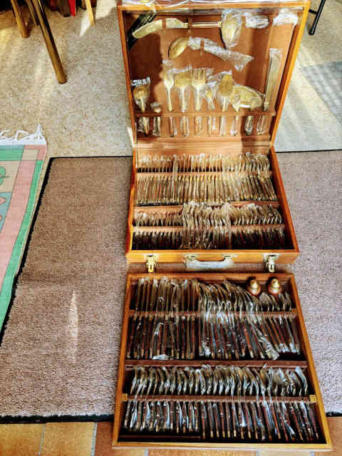 More than 140 pieces pure nickel bronze cutlery set , bargain at $300 ...