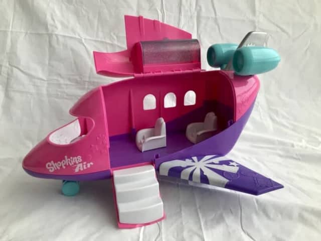 Shopkins aeroplane store