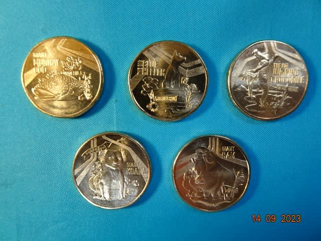 NUMISMATICS: 5 x AUSSIE BIG THINGS $1.00 COINS | Collectables | Gumtree ...