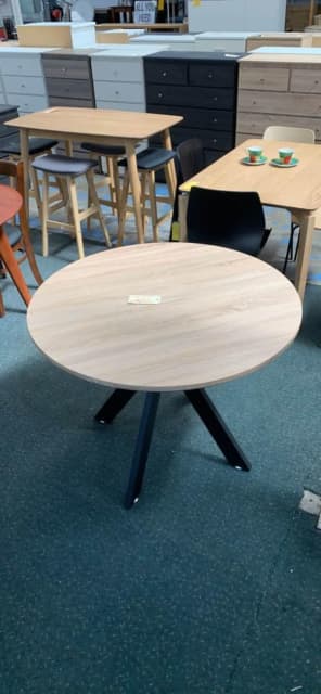 New Iconic dining table Scandi Danish round tables dining furniture ...