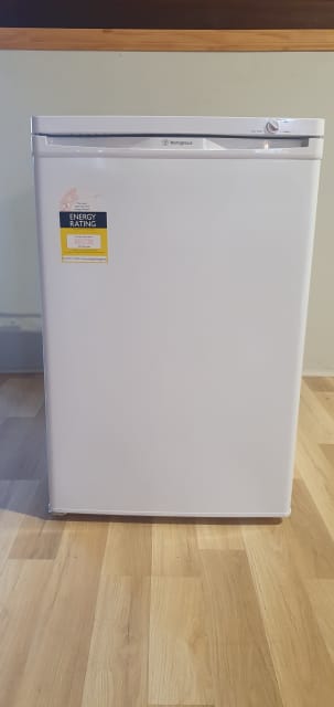 westinghouse 90l upright freezer