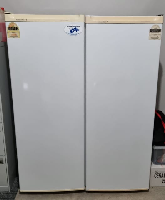 kelvinator freezer 216