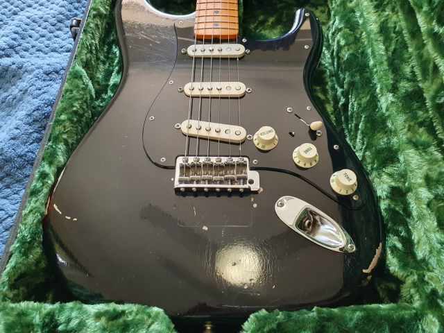 Fender Custom Shop David Gilmour Relic Stratocaster - Guitars & Amps in ...