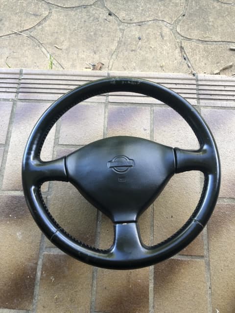 pulsar gtir steering wheel