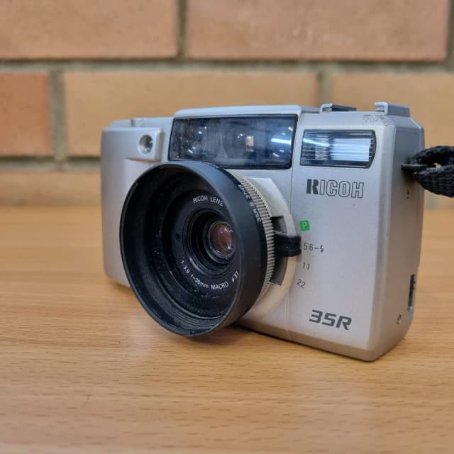 Vintage Ricoh 35R Point and Shoot Camera Film Non Digital Cameras