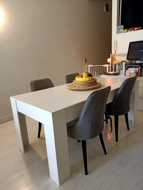 4 seater dining table gumtree