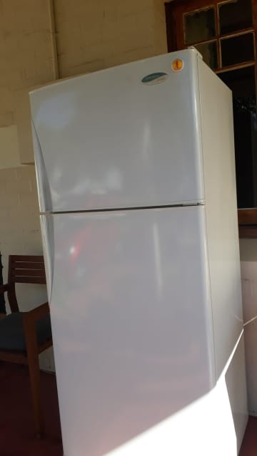 westinghouse 390l fridge